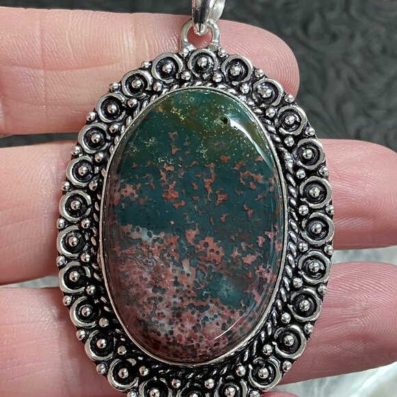 Heliotrope Bloodstone Pendant Crystal Stone Jewelry - Picture 8 of 8